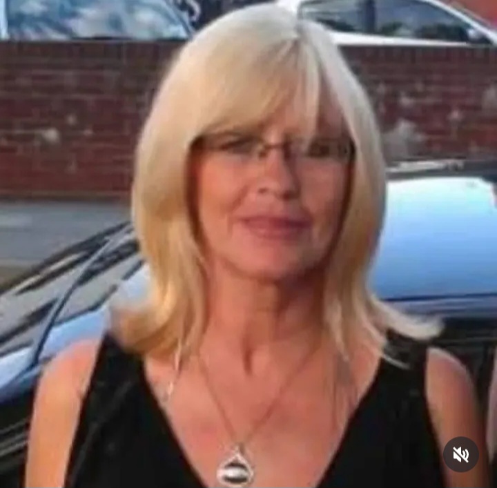 Jan Hampson (mum)